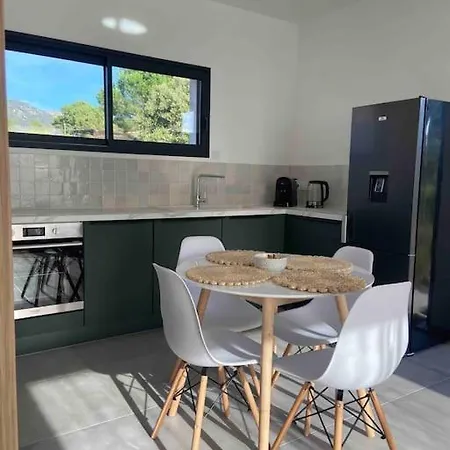 Mini Neuve Avec Terrasse Et Jardin A 800 Metres De La Riviere Et 5 Km De La