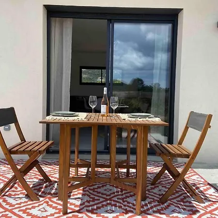 Mini Neuve Avec Terrasse Et Jardin A 800 Metres De La Riviere Et 5 Km De La アパート